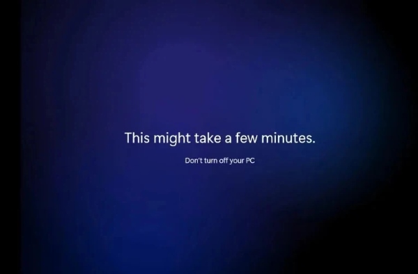 taiphanmemungdung-261 Windows 11 sẽ mất vài phút để thực hiện các thay đổi